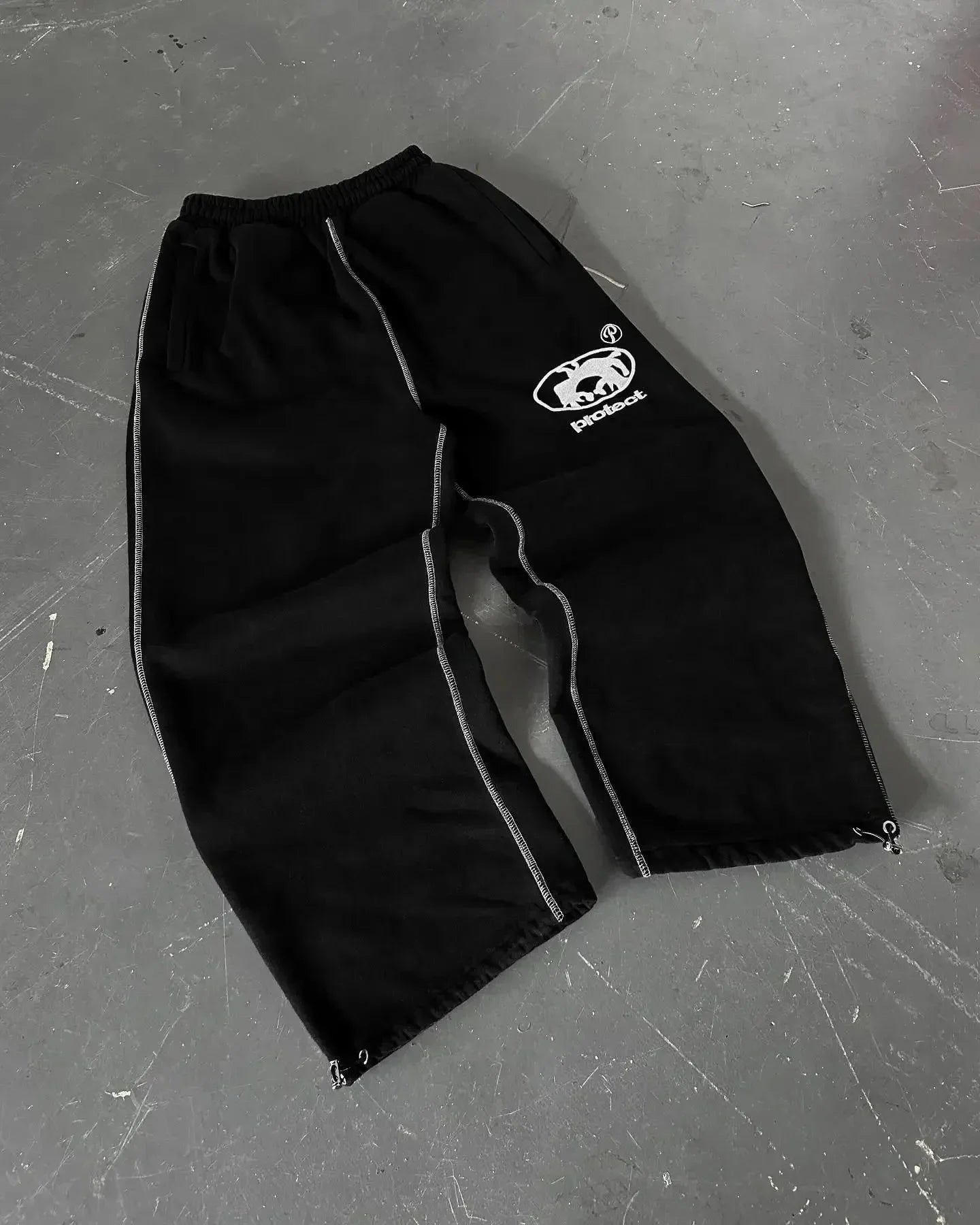 Vintage Logo Sweatpants – Baggy Streetwear Fleece Joggers